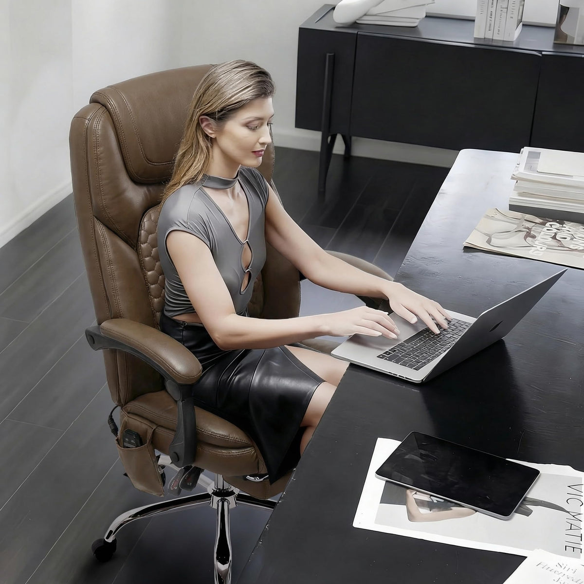 Brown Leather Massage Office Chair with Heat and Footrest U619154